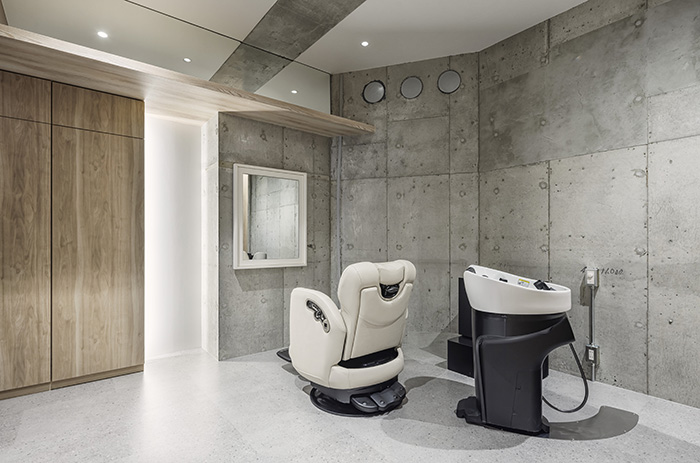 (plus) Salon