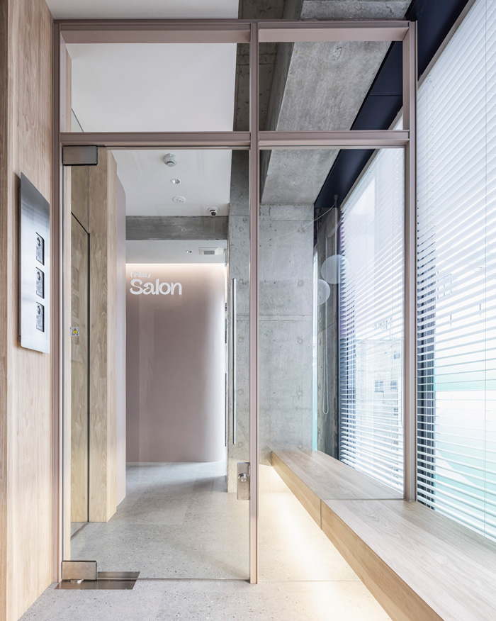 (plus) Salon